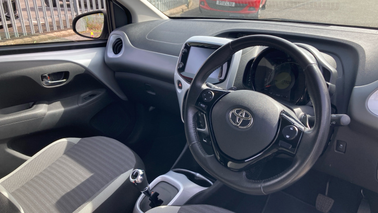 Toyota Aygo 1.0 VVT-i X-Play 5dr x-shift Petrol Hatchback